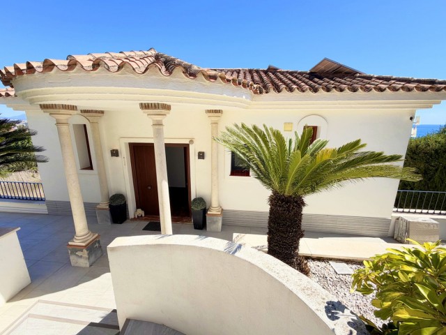Villa avec 5 Chambres  à Estepona
