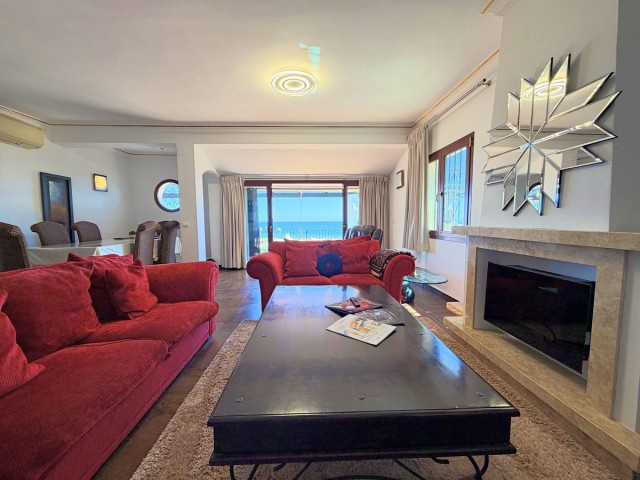 Villa avec 5 Chambres  à Estepona