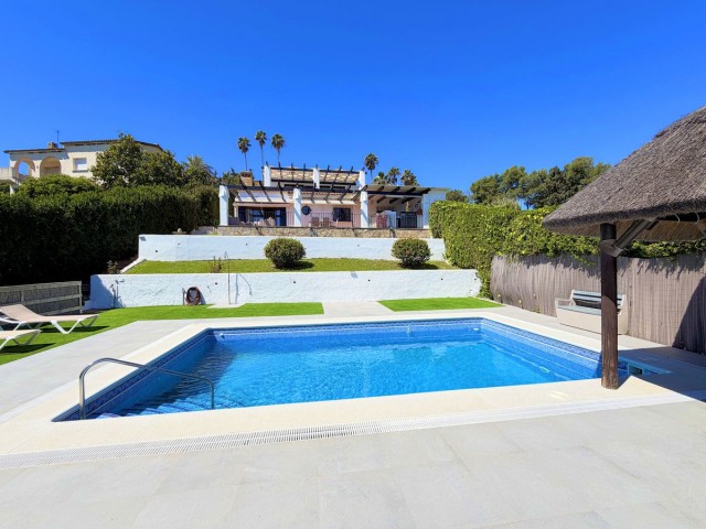 Villa avec 5 Chambres  à Estepona