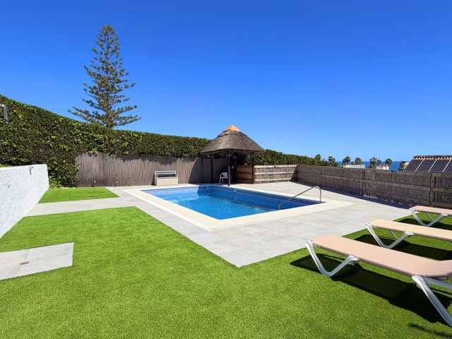 Villa avec 5 Chambres  à Estepona