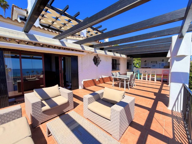 Villa avec 5 Chambres  à Estepona