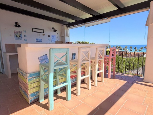 Villa avec 5 Chambres  à Estepona