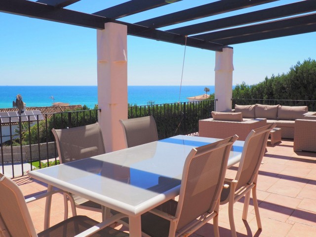 Villa avec 5 Chambres  à Estepona