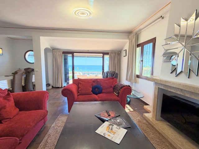 Villa avec 5 Chambres  à Estepona