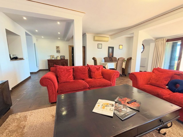 Villa avec 5 Chambres  à Estepona