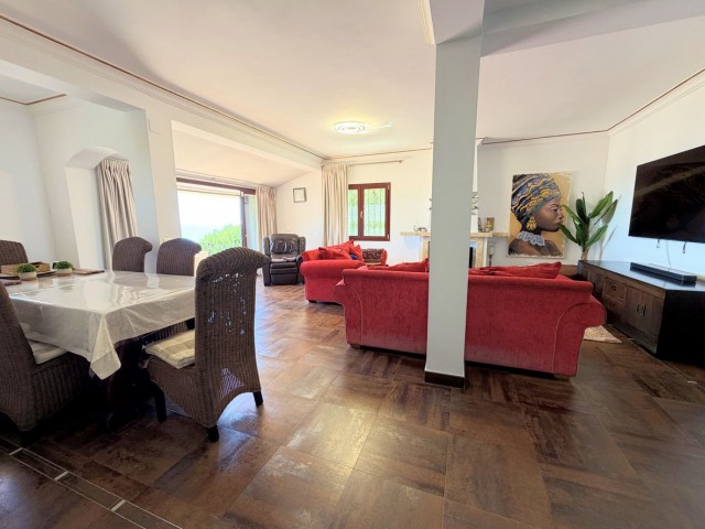 Villa avec 5 Chambres  à Estepona