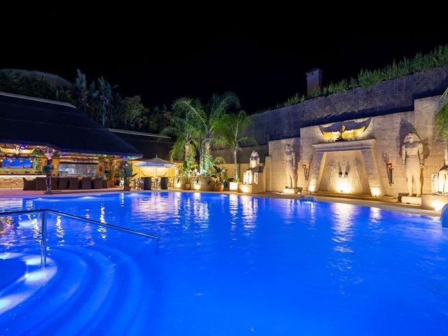 7 Bedrooms Villa in Sotogrande Alto