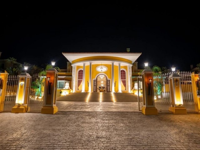 7 Bedrooms Villa in Sotogrande Alto