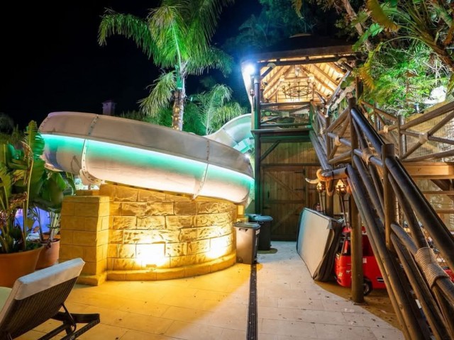 7 Bedrooms Villa in Sotogrande Alto