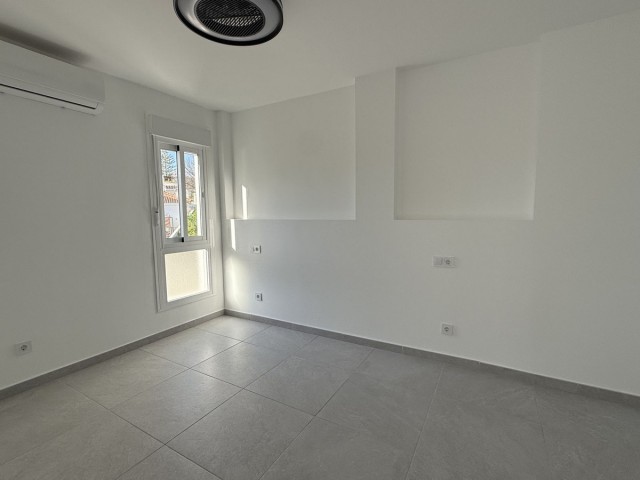 3 Bedrooms Apartment in Elviria