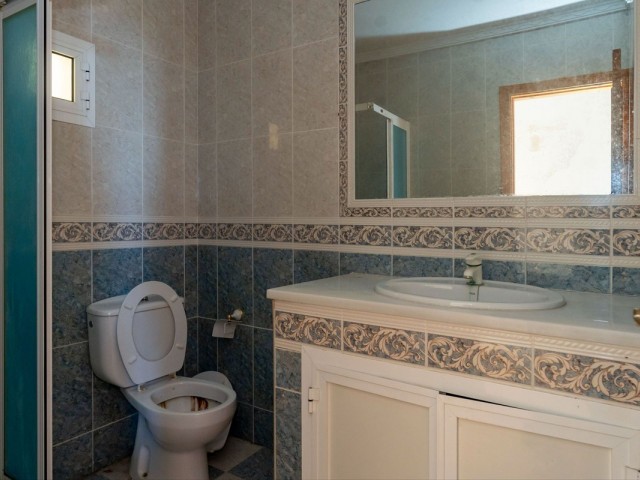 Villa con 2 Dormitorios  en Ojén