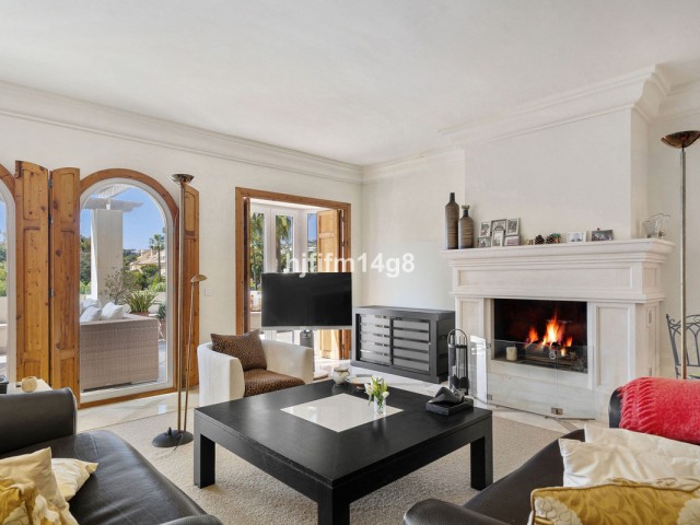 3 Bedrooms Apartment in Nueva Andalucía