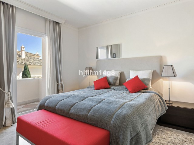 3 Bedrooms Apartment in Nueva Andalucía