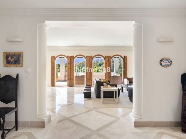 3 Bedrooms Apartment in Nueva Andalucía