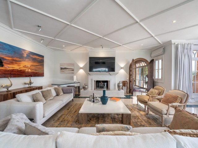 5 Makuuhuoneen Huvila San Roque Club