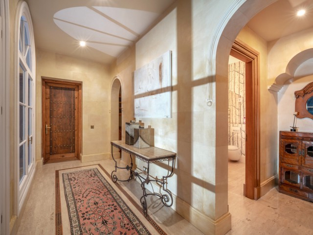 5 Makuuhuoneen Huvila San Roque Club