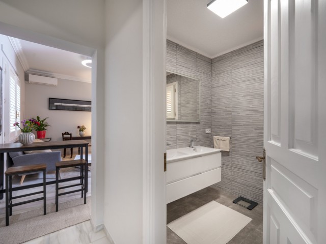 5 Makuuhuoneen Huvila San Roque Club