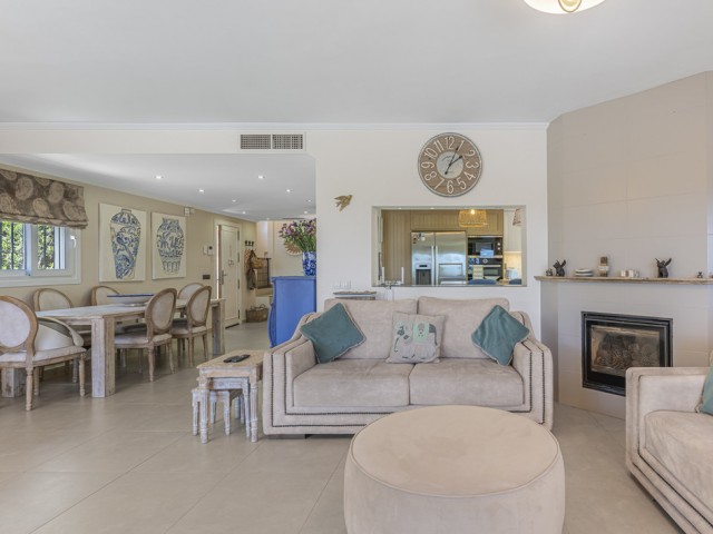 Villa avec 6 Chambres  à Estepona