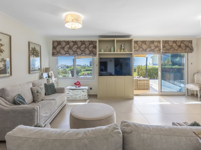 Villa avec 6 Chambres  à Estepona