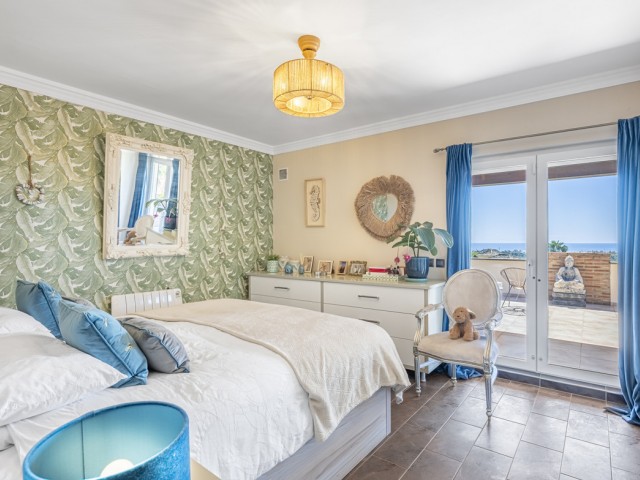 Villa avec 6 Chambres  à Estepona