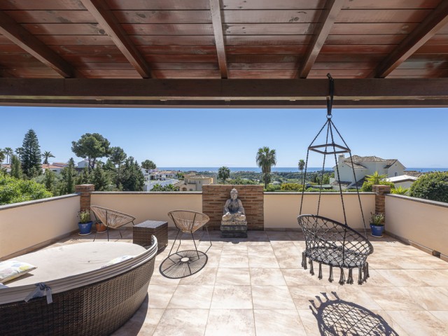 Villa avec 6 Chambres  à Estepona