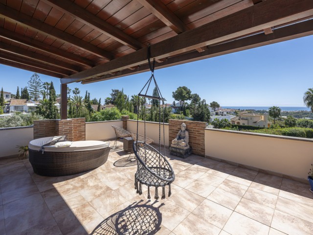 Villa avec 6 Chambres  à Estepona