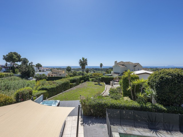 Villa avec 6 Chambres  à Estepona