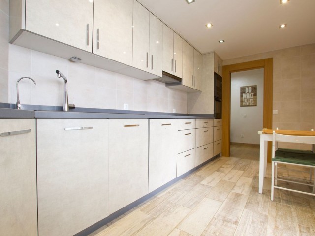 Apartamento con 3 Dormitorios  en Nueva Andalucía