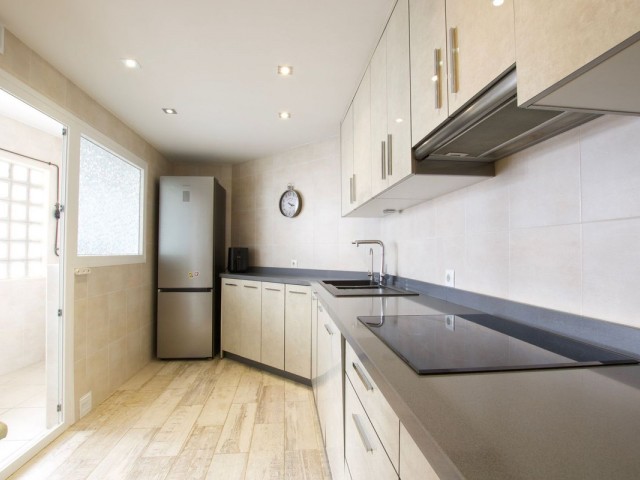 Apartamento con 3 Dormitorios  en Nueva Andalucía