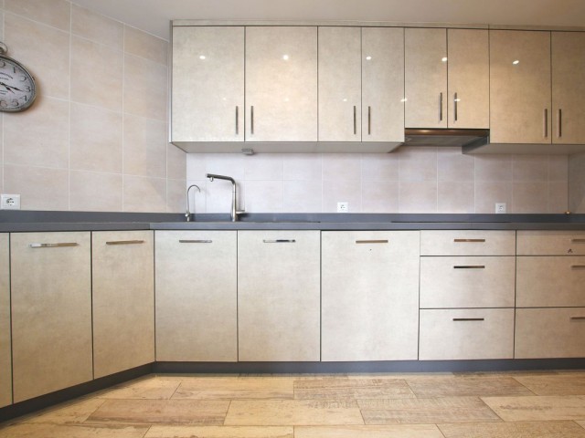 Appartement avec 3 Chambres  à Nueva Andalucía
