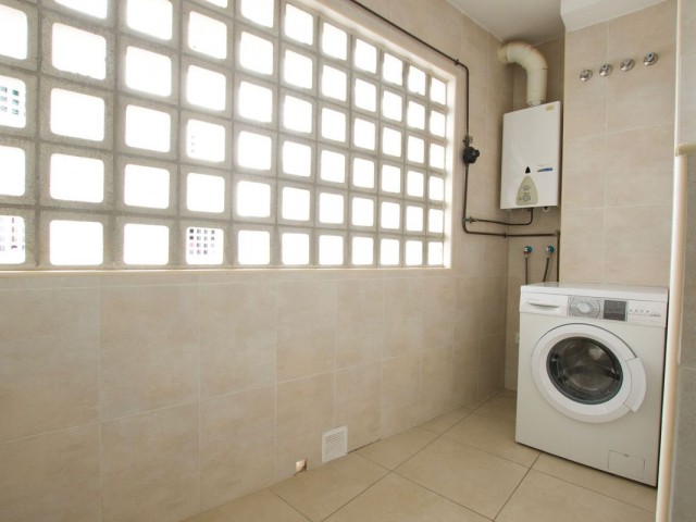 Appartement avec 3 Chambres  à Nueva Andalucía