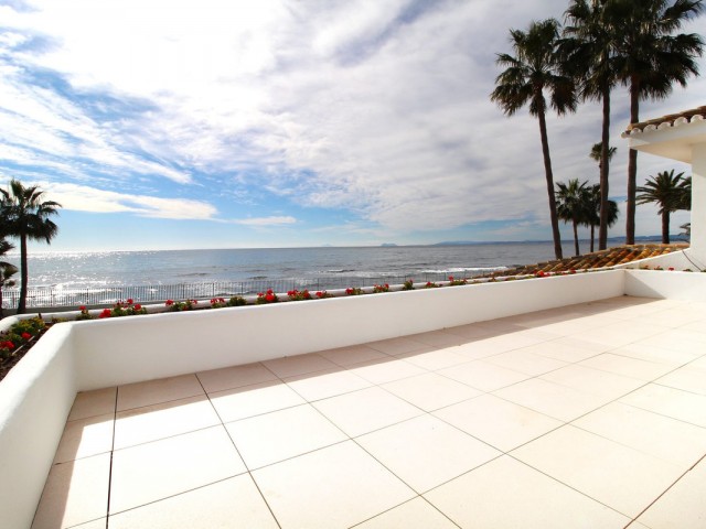 Villa avec 7 Chambres  à Guadalmina Baja