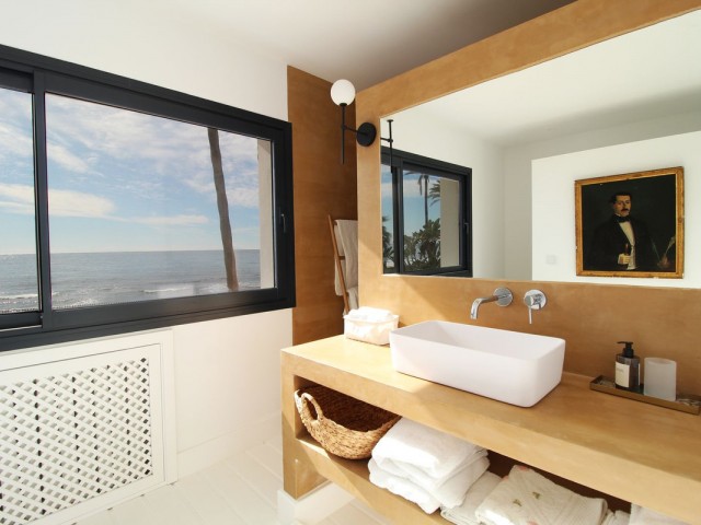 Villa avec 7 Chambres  à Guadalmina Baja