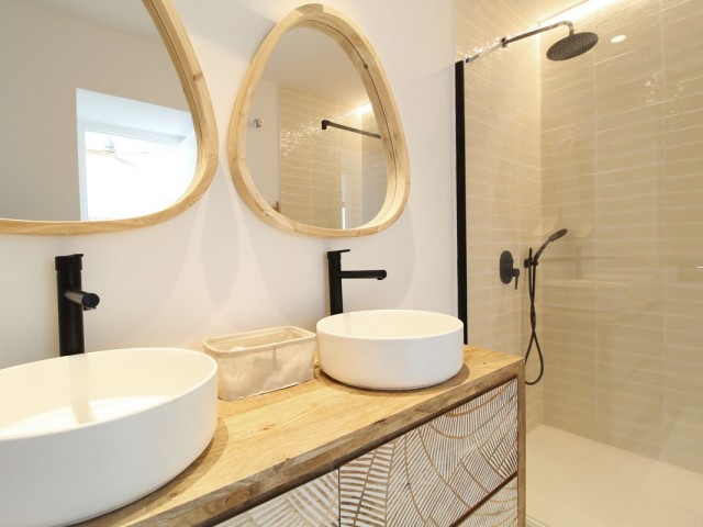 Villa avec 7 Chambres  à Guadalmina Baja