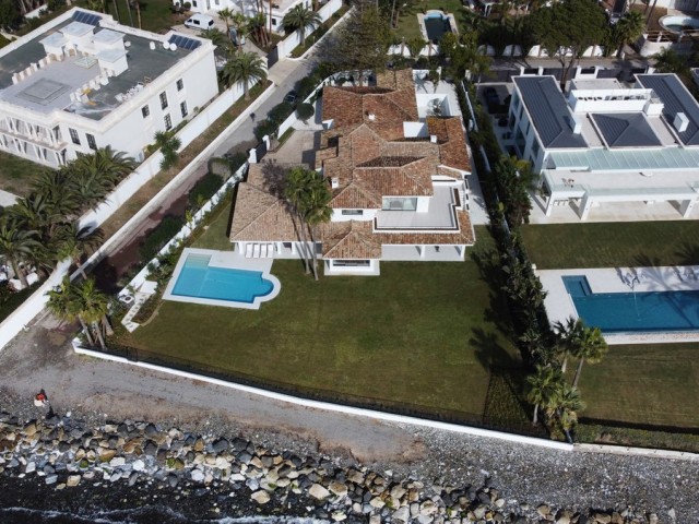 Villa avec 7 Chambres  à Guadalmina Baja