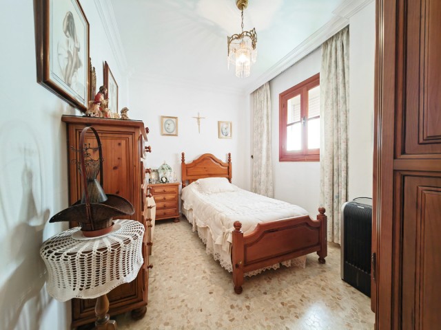 5 Bedrooms Townhouse in Estepona