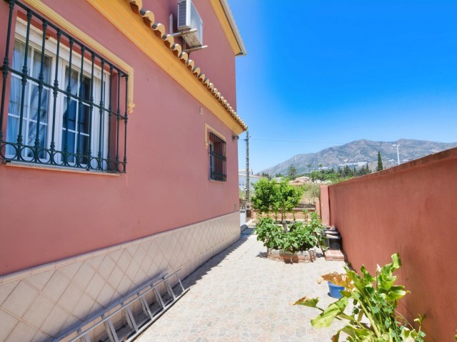 6 Bedrooms Villa in Mijas Costa
