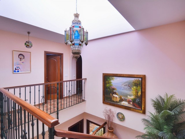 6 Bedrooms Villa in Mijas Costa