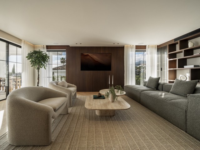 5 Bedrooms Villa in Nueva Andalucía