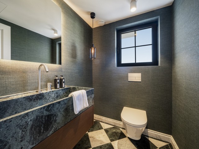 5 Bedrooms Villa in Nueva Andalucía