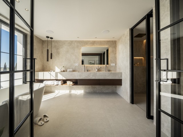 5 Schlafzimmer Villa in Nueva Andalucía