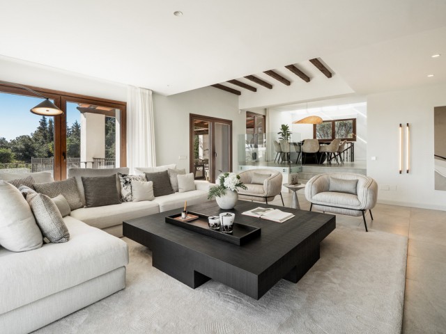 5 Bedrooms Villa in Selwo