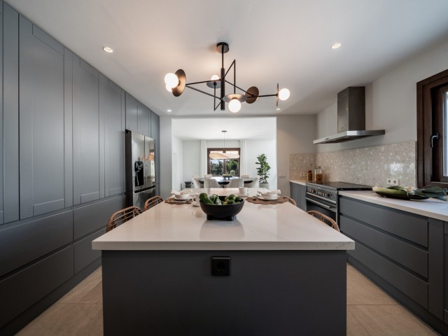 5 Bedrooms Villa in Selwo