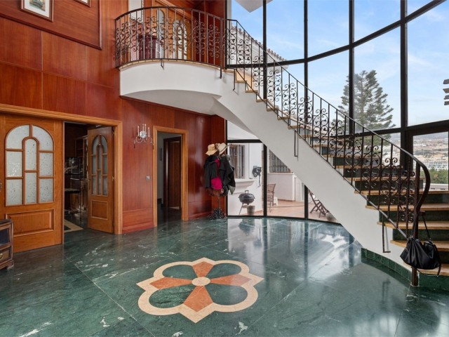 6 Bedrooms Villa in Benalmadena Costa