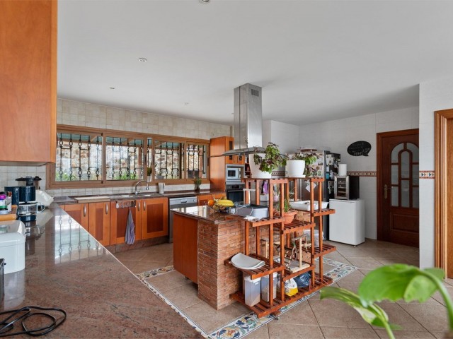 6 Bedrooms Villa in Benalmadena Costa