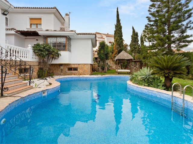 6 Bedrooms Villa in Benalmadena Costa