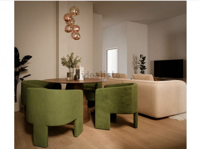 Maison mitoyenne avec 6 Chambres  à Málaga