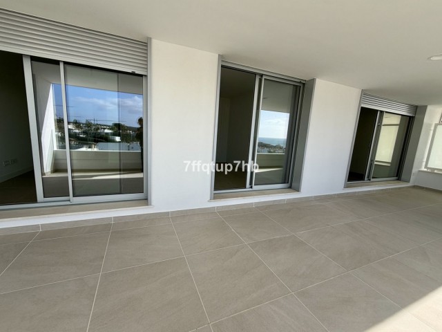 2 Bedrooms Apartment in Estepona