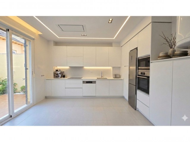 4 Schlafzimmer Reihenhaus in Calahonda