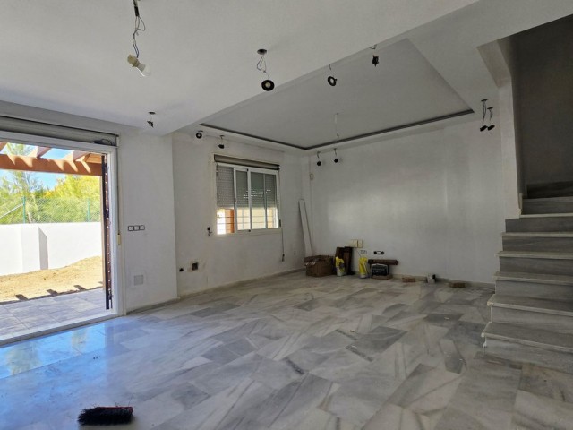 4 Schlafzimmer Reihenhaus in Calahonda